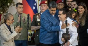 Maduro dice que su "amigo" Alex Saab tiene "cosas que contar" tras una semana en libertad