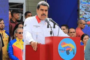 Maduro firma decretos para darle creación al estado Guayana Esequiba