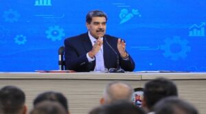 Maduro recibe a directivos de Repsol un día después de acuerdo para reactivar operaciones