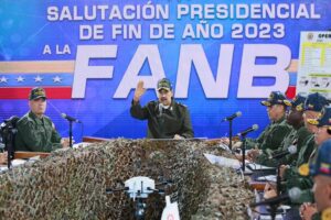 Maduro responde a "provocación" de Reino Unido con ejercicios militares sobre el Caribe