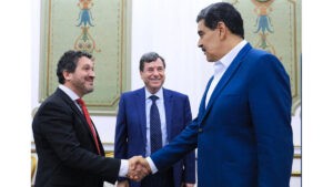 Maduro sostuvo una reunión de trabajo con directivos de Repsol