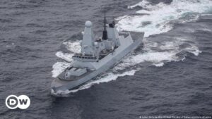 Marina británica alerta de explosiones frente a Yemen – DW – 26/12/2023