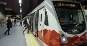 Metro de Medellín ahora es internacional: empezó la operación de una línea subterránea en Quito, Ecuador