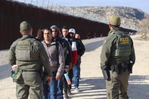 México y Estados Unidos discutirán nuevos controles fronterizos