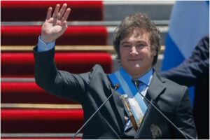 Milei promete que Argentina no caerá en una espiral decadente, comparable a "la oscuridad de la Venezuela de Chávez y Maduro” (+Video)