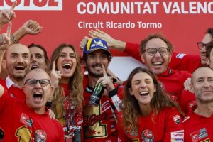 MotoGP: Bagnaia reedita su ttulo de MotoGP tras la cada de Jorge Martn