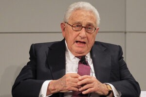 Murió a los 100 años Henry Kissinger, el polémico Nobel de la Paz que apoyó la “guerra sucia” en América Latina