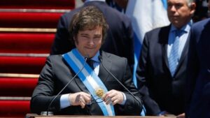 “No hay alternativa al ajuste”: 5 frases del primer y duro discurso de Javier Milei como presidente argentino