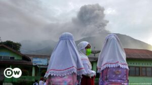 Once alpinistas muertos por erupción del Marapi en Indonesia – DW – 04/12/2023