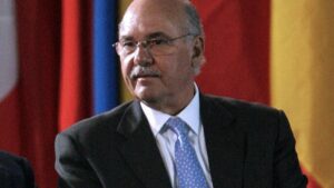 Orden de detención contra un expresidente en El Salvador por encubrir a los autores de una matanza