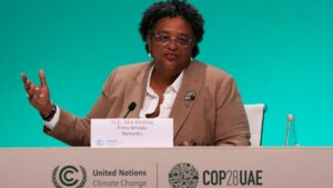 Países pobres piden ayuda en COP28 para sobrevivir al calentamiento global
