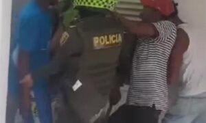 Policía salva de intento de linchamiento a presunto violador en el norte de Colombia - Otras Ciudades - Colombia