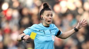 Por primera vez en la historia de la Premier League el arbitraje será comandado por una mujer