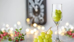 Por qué en España comemos 12 uvas en Nochevieja: origen de esta tradición