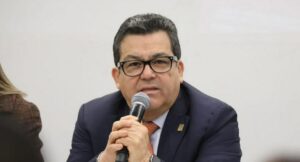 Presidente de Colpensiones dice que Estado no se quiebra; en Caracol lo pararon