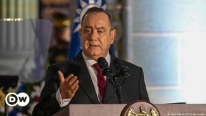 Presidente de Guatemala asegura asunción de Bernardo Arévalo – DW – 13/12/2023