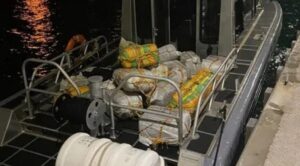Presos 11 venezolanos: interceptan embarcación con 600 kilos de droga en Aruba