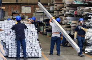 Producción industrial de México crece un 5.5 % interanual en octubre