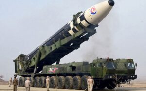 Seúl confirma que el proyectil lanzado por Pionyang es un misil balístico intercontinental - AlbertoNews