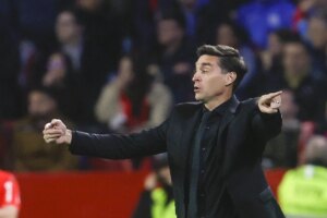 Slo el VAR afloja la soga de Diego Alonso, el peor revulsivo en la historia del Sevilla | LaLiga EA Sports 2023