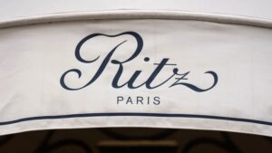 Turista denunció el robo de su anillo de 800 mil dólares en lujoso hotel de París, pero lo hallaron en un lugar inesperado