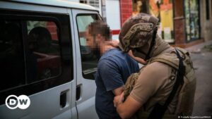 Turquía arresta a 189 personas por posibles vínculos con EI – DW – 30/12/2023