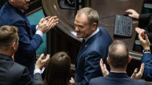 Tusk se lanza a la "regeneración democrática" y europeísta de Polonia