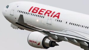 UGT y CCOO anuncian huelga en Iberia en Navidad y la compañía les tacha de "irresponsables"