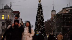 Ucrania celebra la Navidad mientras siguen los combates en el este y el sur - AlbertoNews