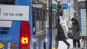 Un atropello masivo por parte de un autobús deja al menos un muerto y 11 heridos en Corea del Sur