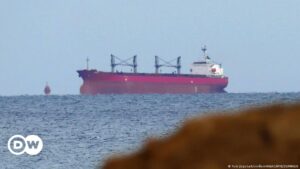 Un buque choca contra una mina en el Mar Negro, dice Ucrania – DW – 28/12/2023