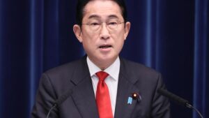 Un escándalo de financiación ilícita diezma al Gobierno de Japón