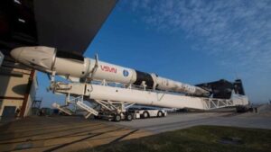 Un histórico cohete propulsor de SpaceX se parte en dos cuando era transportado a Florida - AlbertoNews