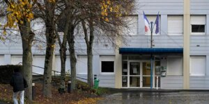 Una alumna de 12 años amenaza con un cuchillo a su profesora en un instituto de Francia