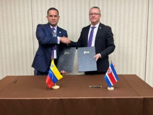 Venezuela y Costa Rica suscriben acuerdos en servicios aéreos