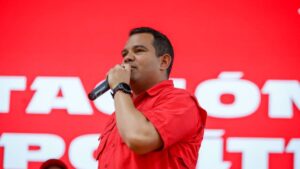 Víctor Clark pide al venezolano acudir a centros de votación