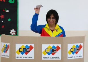 ¿Por qué se posan las miradas en Delcy Rodríguez como candidata sustituta de Maduro?