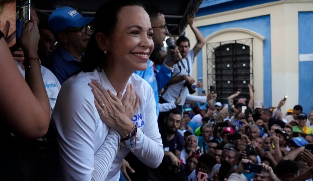 Habilitar o no a María Corina Machado, una "prueba de fuego" para la política en Venezuela