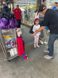 A un mes del Carnaval: Comerciantes en Maracaibo sacan en venta las caretas y disfraces para recuperar el mercado
