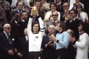 Adis a Beckenbauer, la suprema elegancia