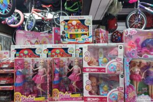 Afectado por tiendas virtuales y contrabando, el sector juguetero del país