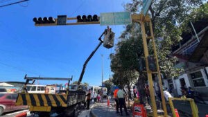 Alcaldía recupera semáforos de Calle Los Baños