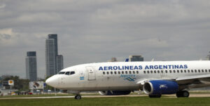 Argentina: Transporte aéreo afectado por el paro contra el Gobierno de Milei - AlbertoNews
