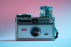 Auge, caída y resurgimiento de Kodak, la legendaria compañía que revolucionó el mundo de la fotografía hace un siglo