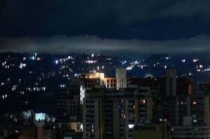 Bajones de Luz sacuden Caracas y diversas regiones del país informan usuarios de X