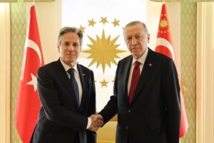 Blinken trata con Erdogan asuntos de seguridad regional y de la OTAN en su primera parada en Oriente Prximo