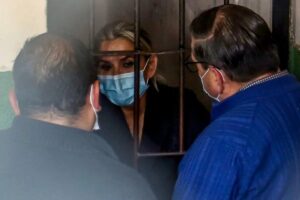 Bolivia: retiran cargos por sedición y conspiración a Jeanine Añez