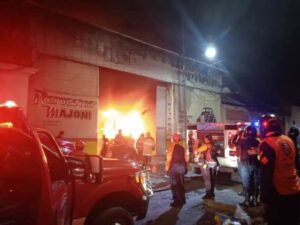 Bomberos actúan rápidamente ante incendio en parroquia Santa Rosalía – El Clarín