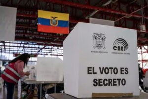CNE de Ecuador suspende por un año a partido de Gutiérrez