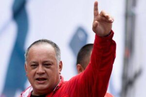 Cabello niega divisiones dentro del chavismo: "No saben ni meter casquillo"